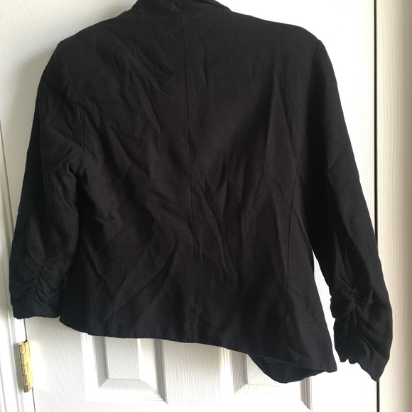 Black rouched sleeve cropped blazer - Picture 2 of 2
